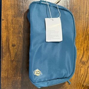 lululemon athletica Men’s Teal Travel Toiletry Pouch